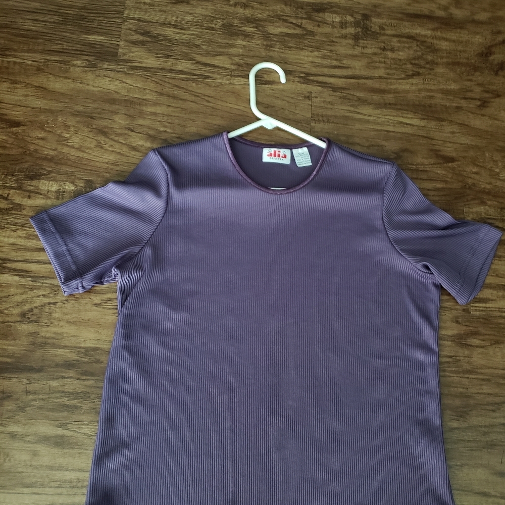 Alia Petites Short Sleeve Ribbed Top